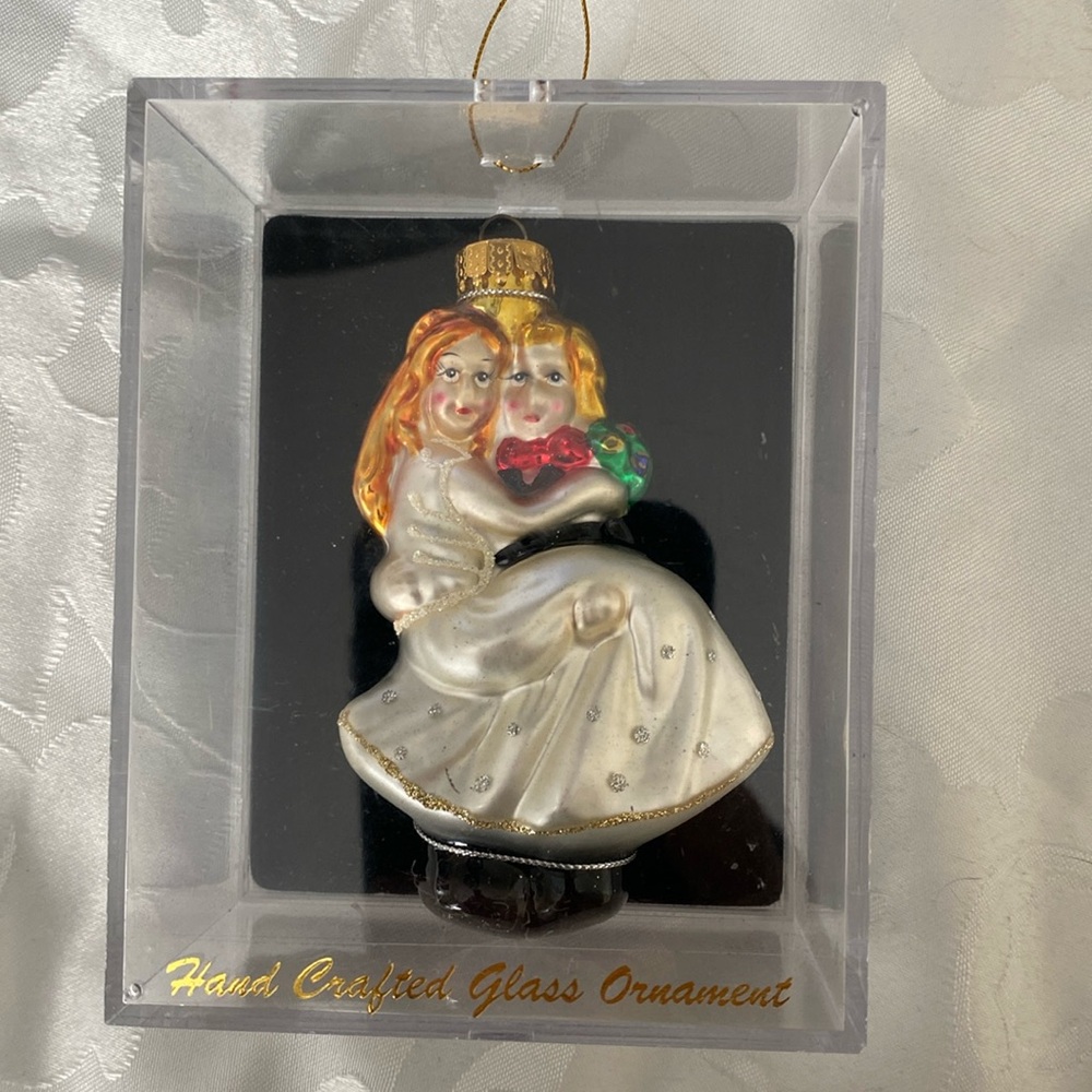 Hand crafted glass ornament new in box husband and wife